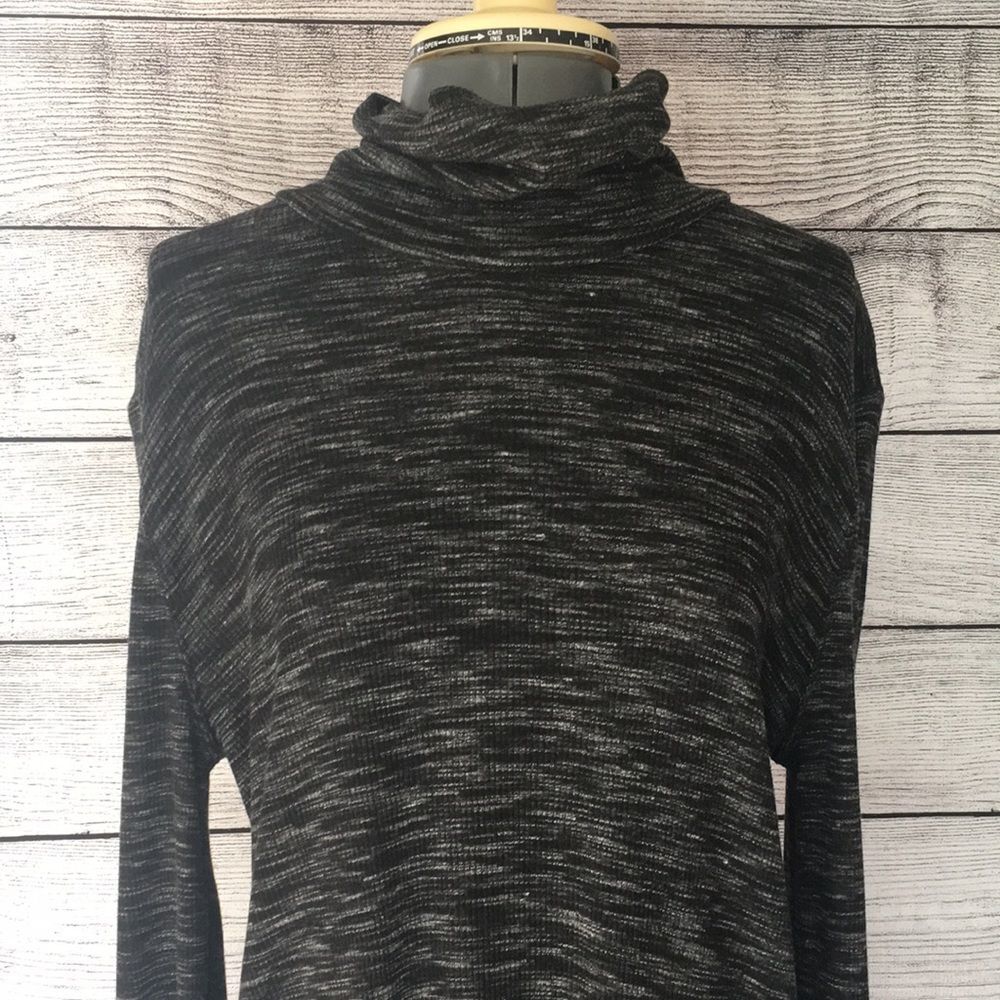 Free People We The Free Stone Cold Turtleneck slit back marled tunic size medium - Picture 7 of 16